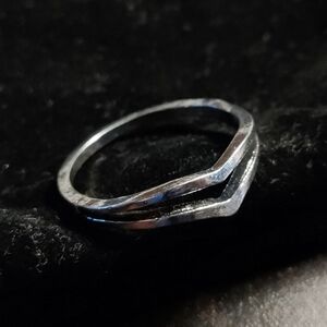 NEW Silver Double Point Band Ring